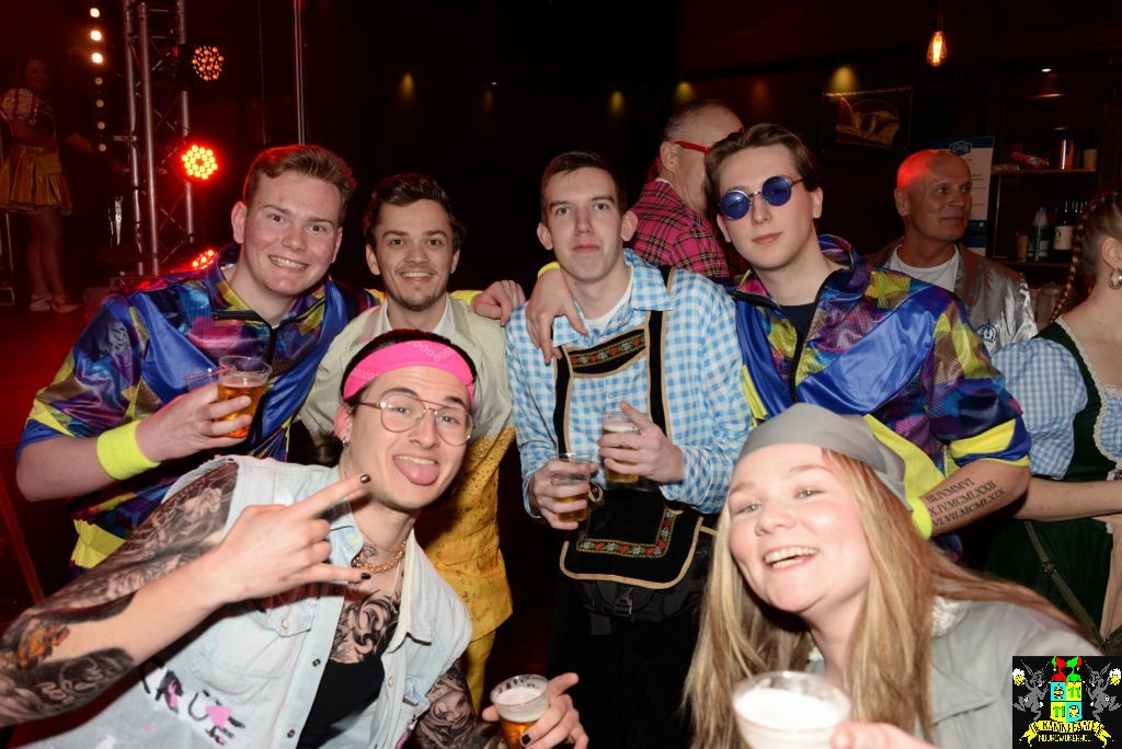 ../Images/Carnavals vrijdagavond in VdG 007.jpg